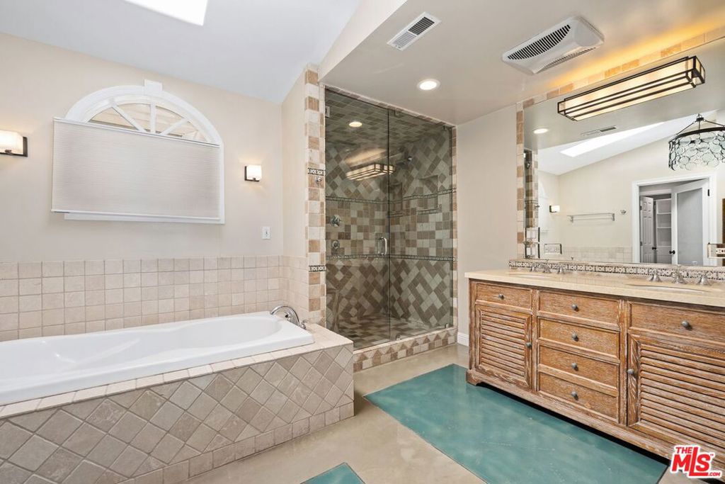 29260 Sea Lion Place Property Photo 14