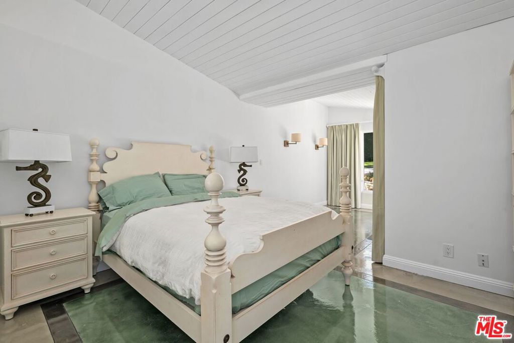 29260 Sea Lion Place Property Photo 20