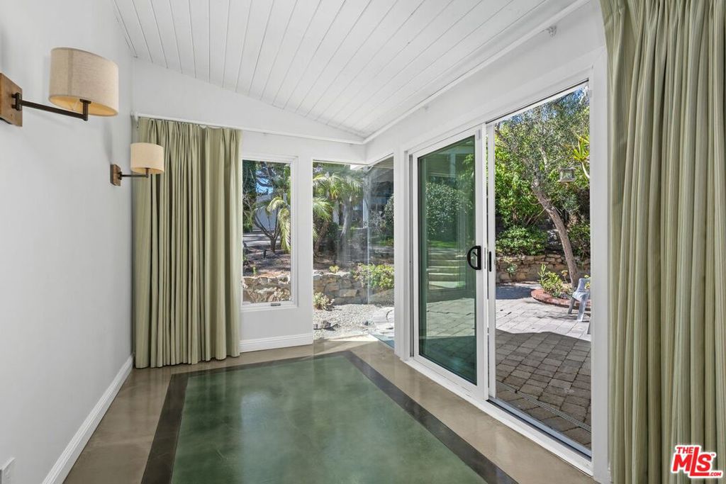 29260 Sea Lion Place Property Photo 21