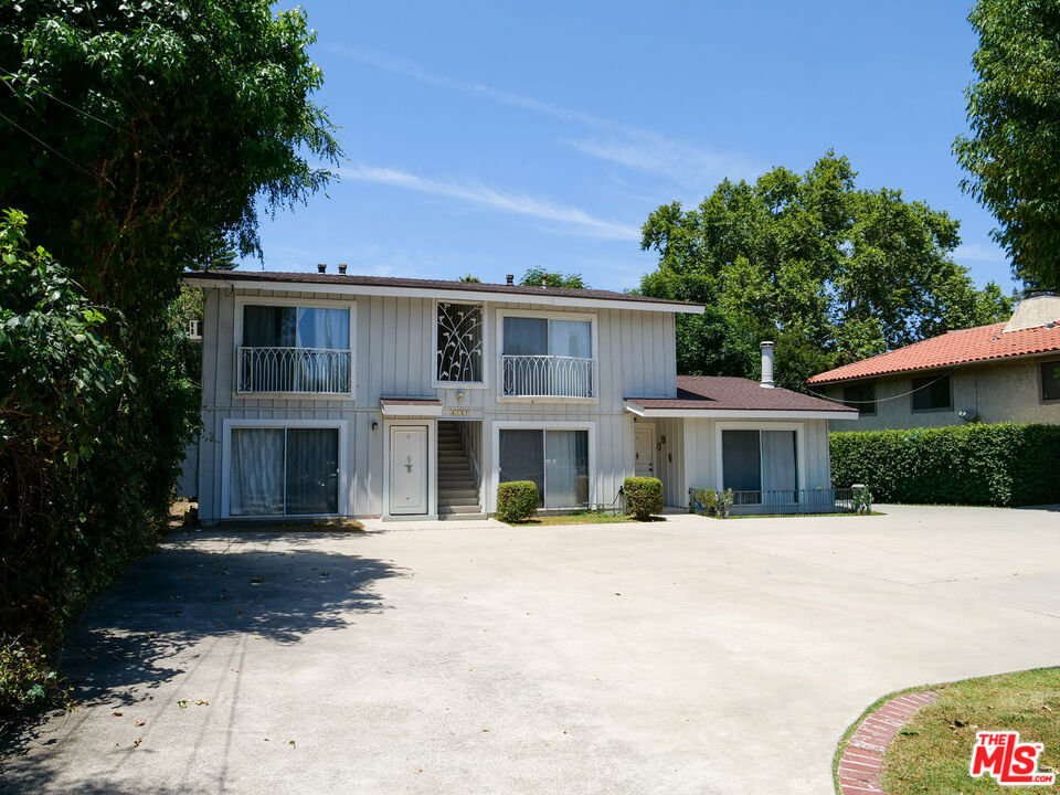 4747 Orion Avenue Property Photo 2