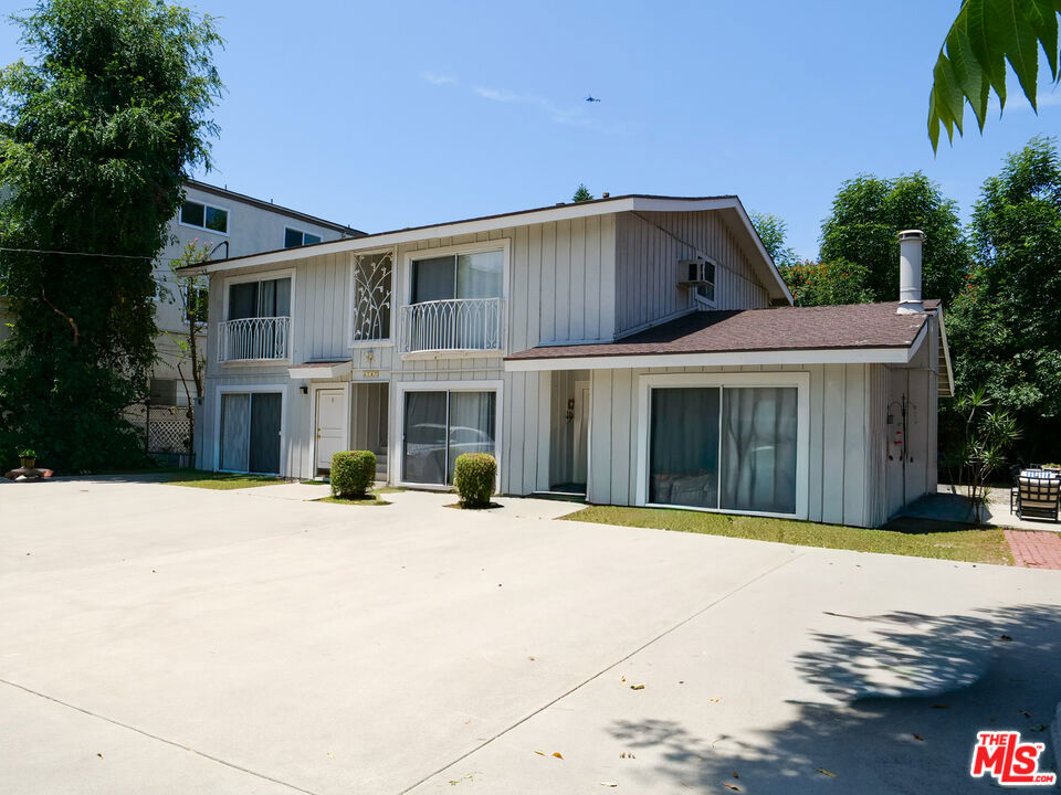 4747 Orion Avenue Property Photo 3