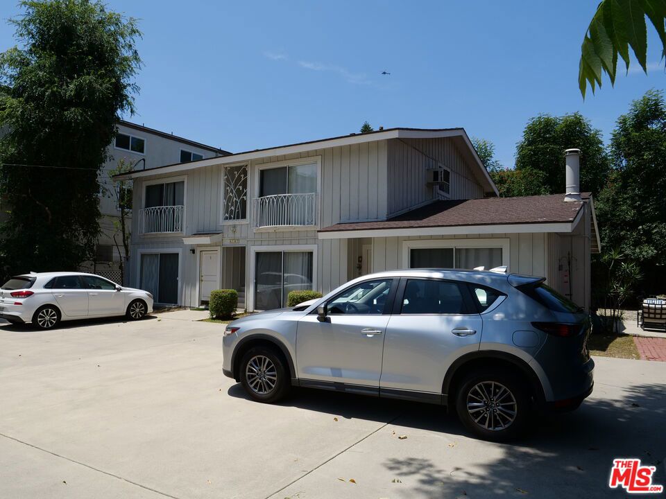 4747 Orion Avenue Property Photo 9