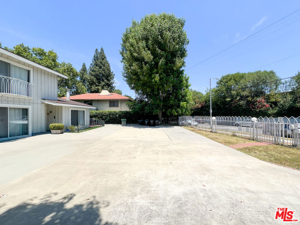 4747 Orion Avenue Property Photo 11