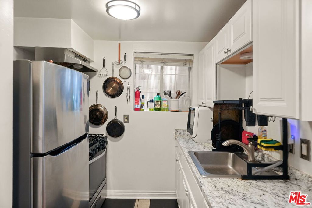 2142 Baxter Street Property Photo 15