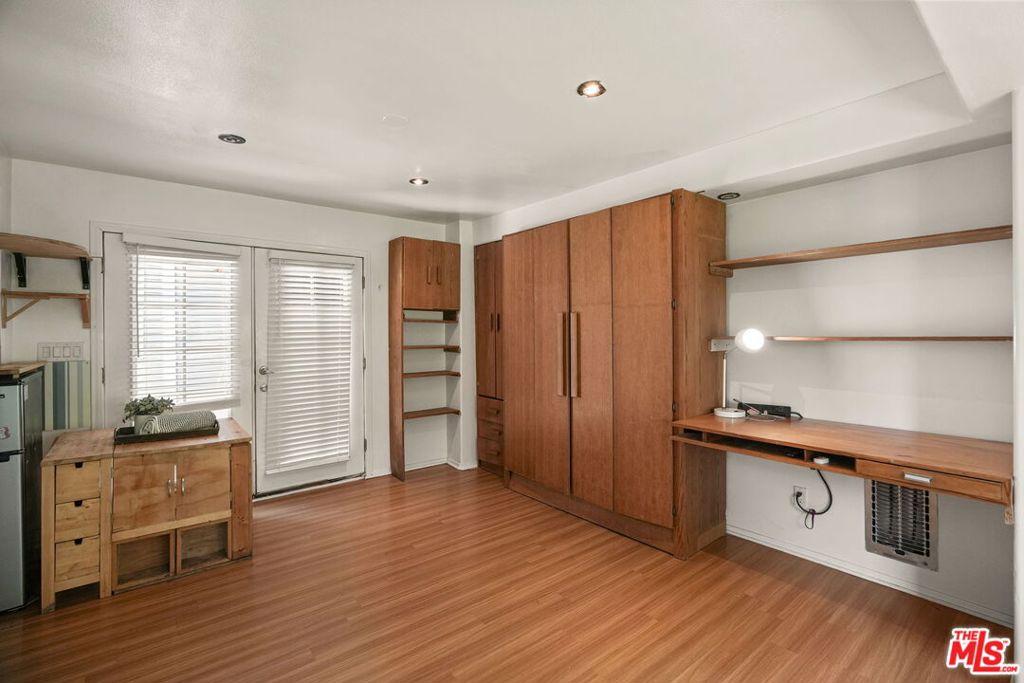 2142 Baxter Street Property Photo 19