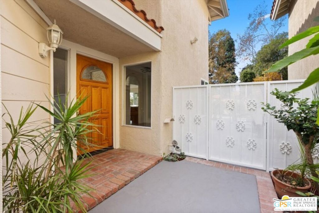 30 W Entrada Property Photo 3