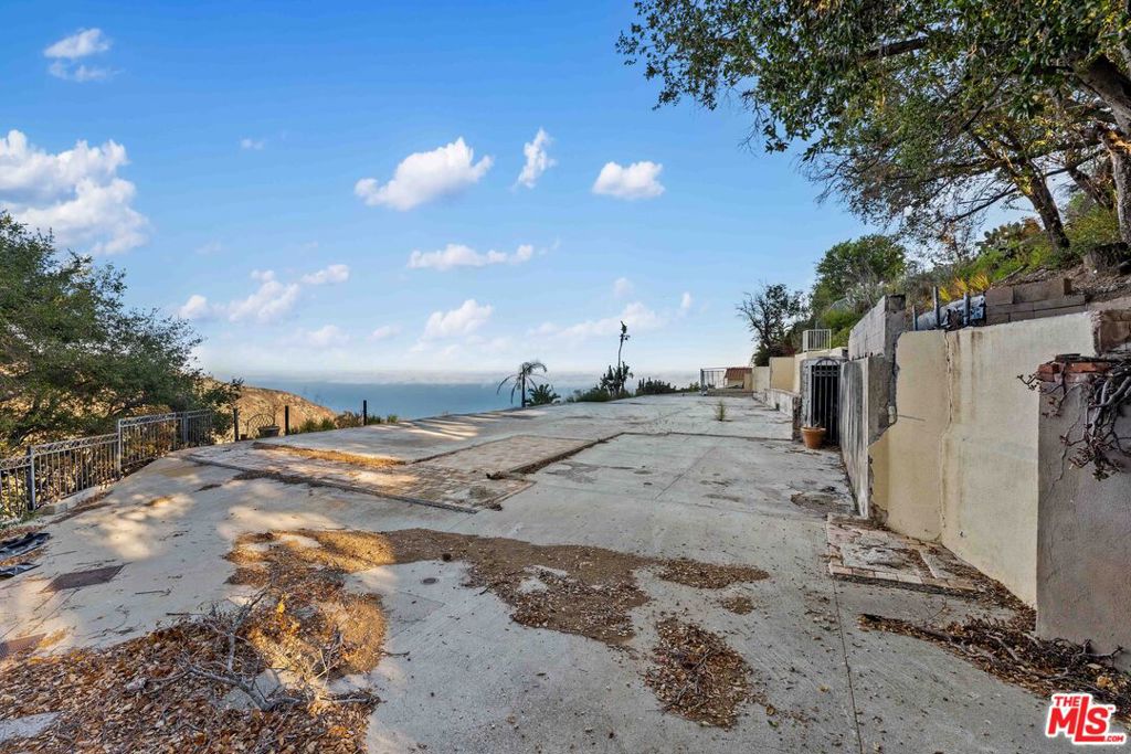 21740 Azurelee Drive Property Photo 18