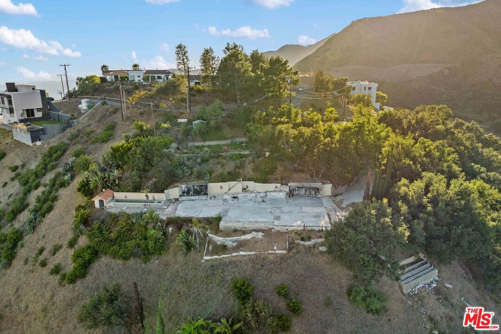 21740 Azurelee Drive Property Photo 25