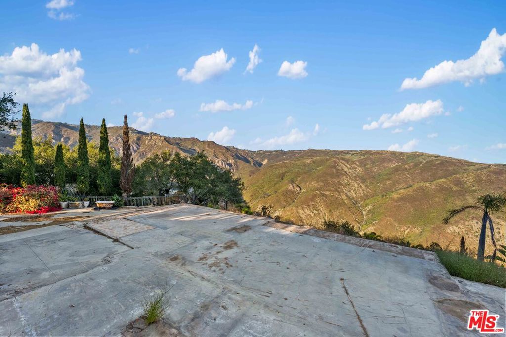 21740 Azurelee Drive Property Photo 26