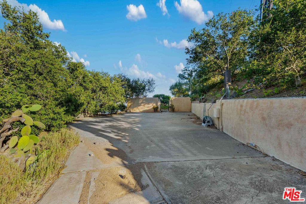 21740 Azurelee Drive Property Photo 29