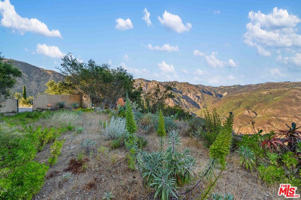 21740 Azurelee Drive Property Photo 33