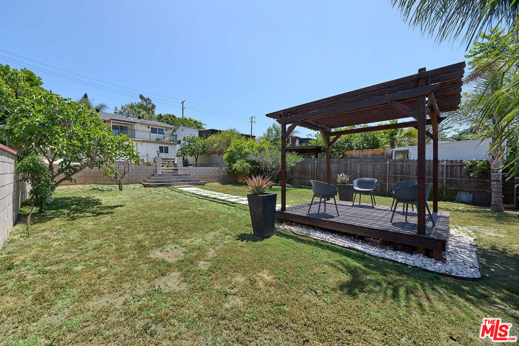 1509 N Avenue 56 Property Photo 3