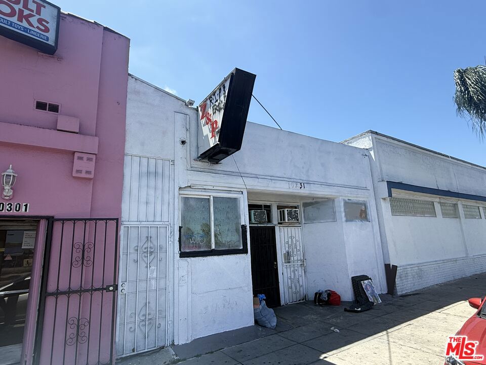 10231 Hawthorne Boulevard Property Photo 1