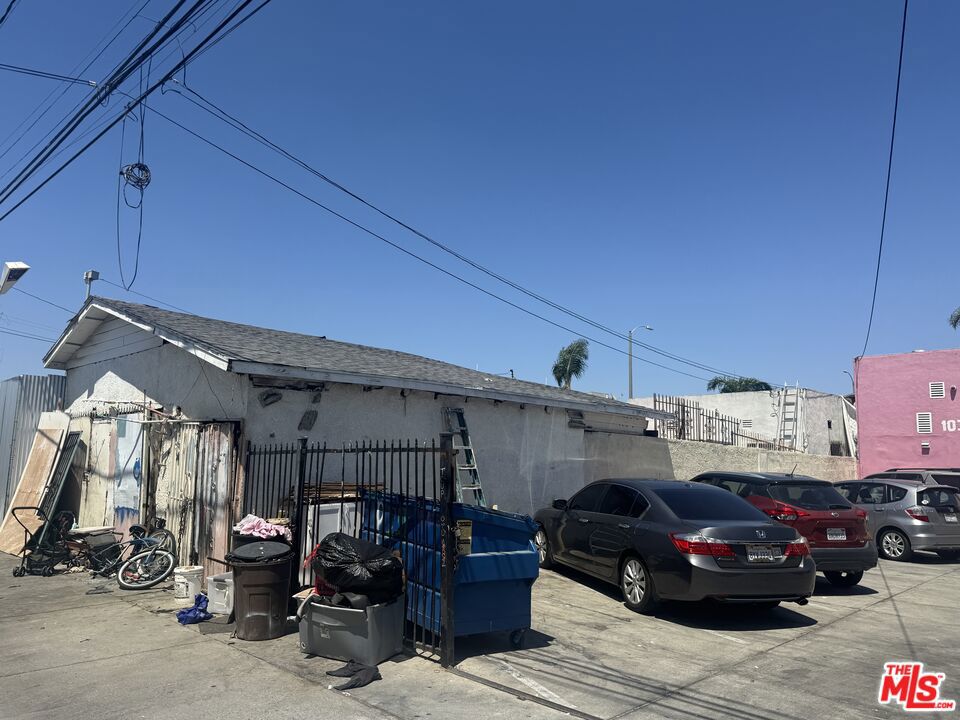 10231 Hawthorne Boulevard Property Photo 3
