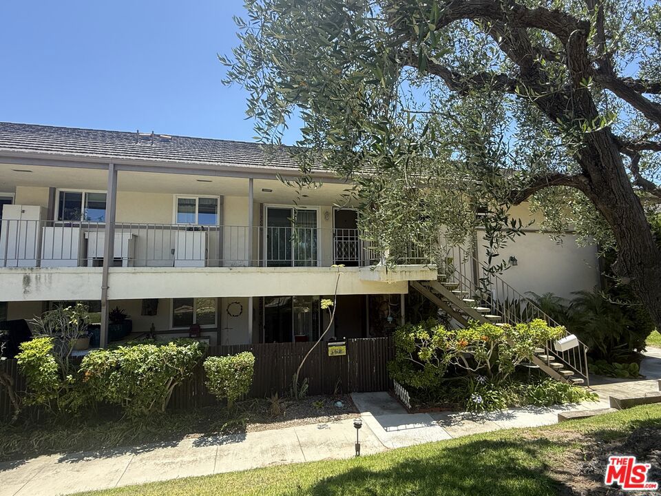22961 Nadine Circle B Property Photo 2