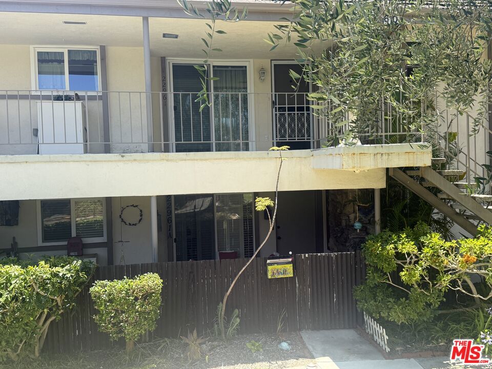 22961 Nadine Circle B Property Photo 4