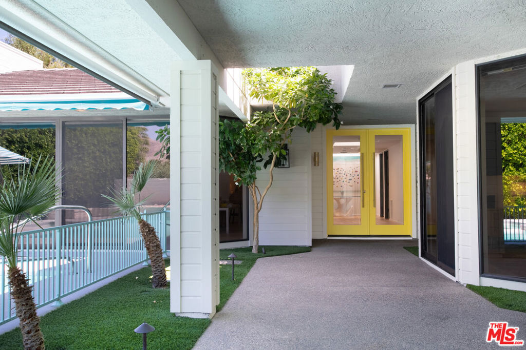 2 Sussex Court Property Photo 6