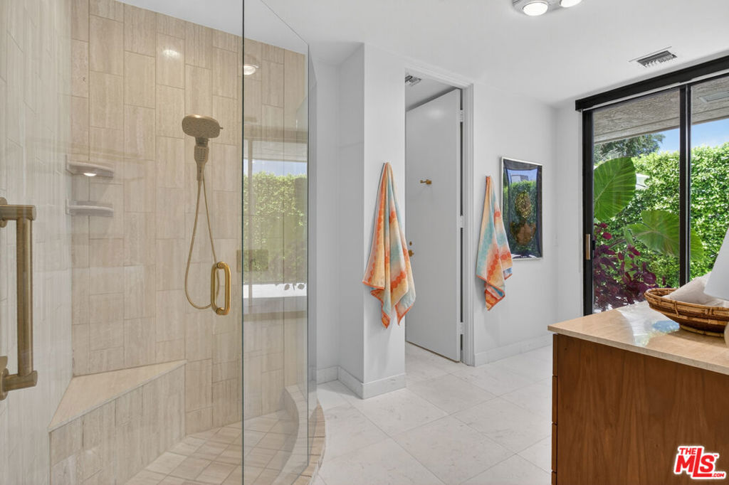 2 Sussex Court Property Photo 45