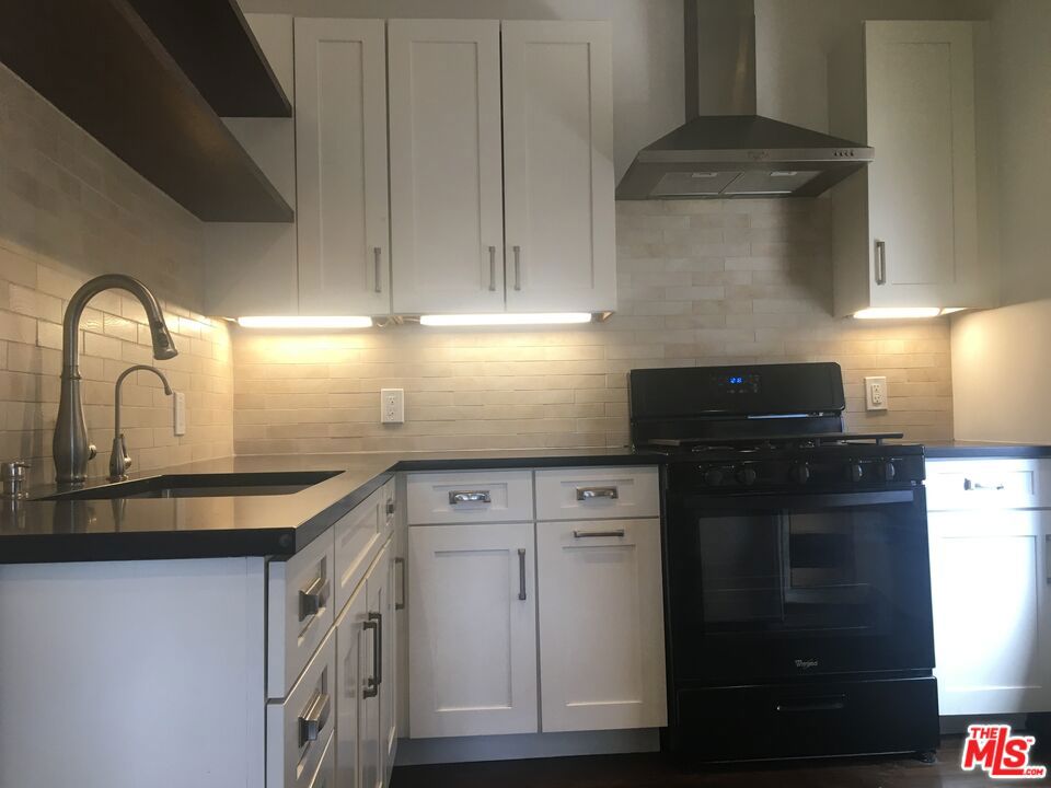 2121 James M Wood Boulevard 201 Property Photo 7