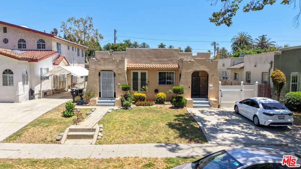 936 S Lucerne Boulevard Property Photo 2