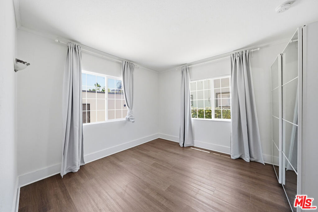 936 S Lucerne Boulevard Property Photo 4