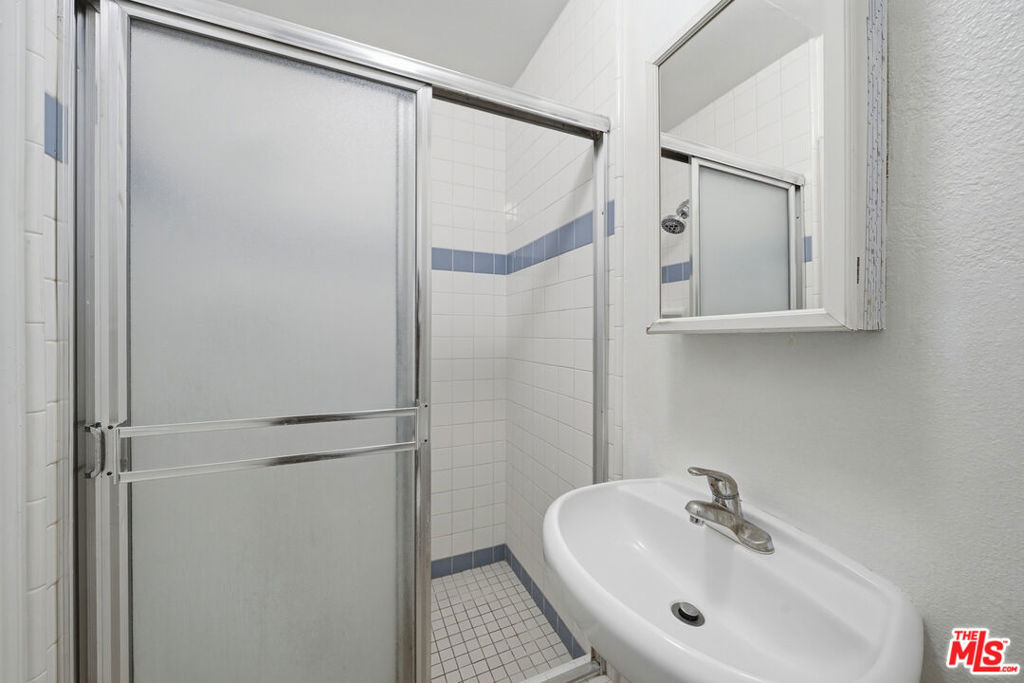 936 S Lucerne Boulevard Property Photo 10