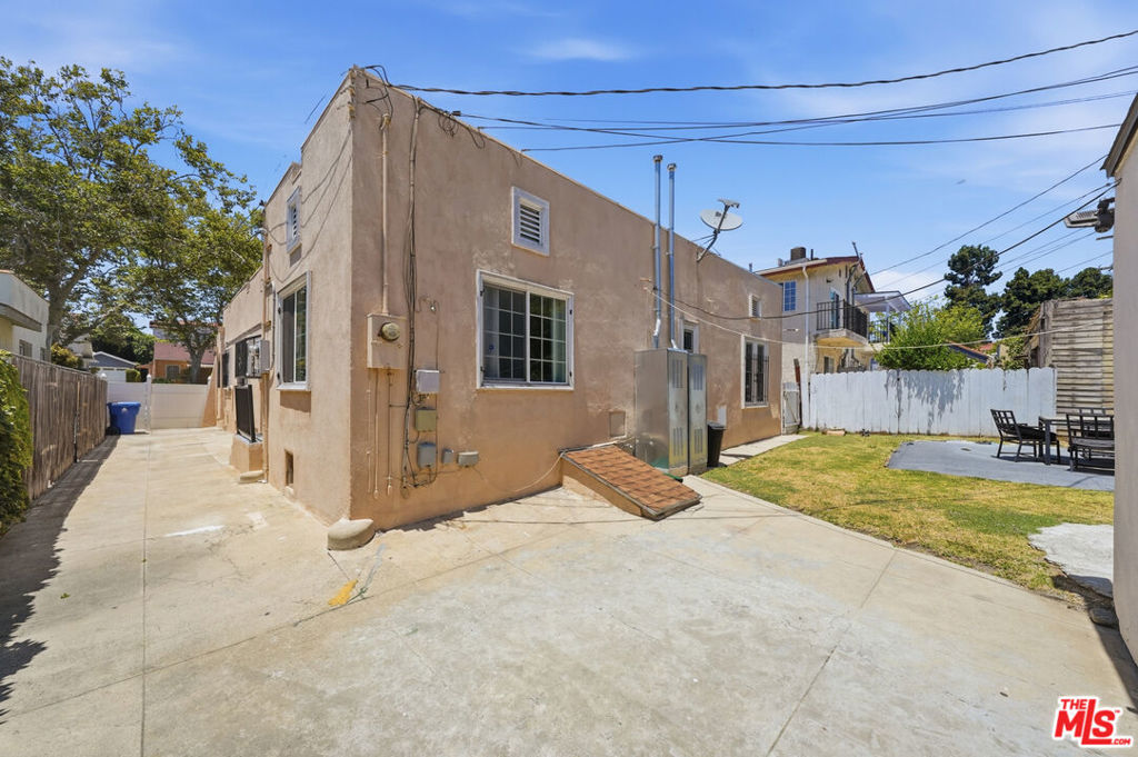 936 S Lucerne Boulevard Property Photo 11