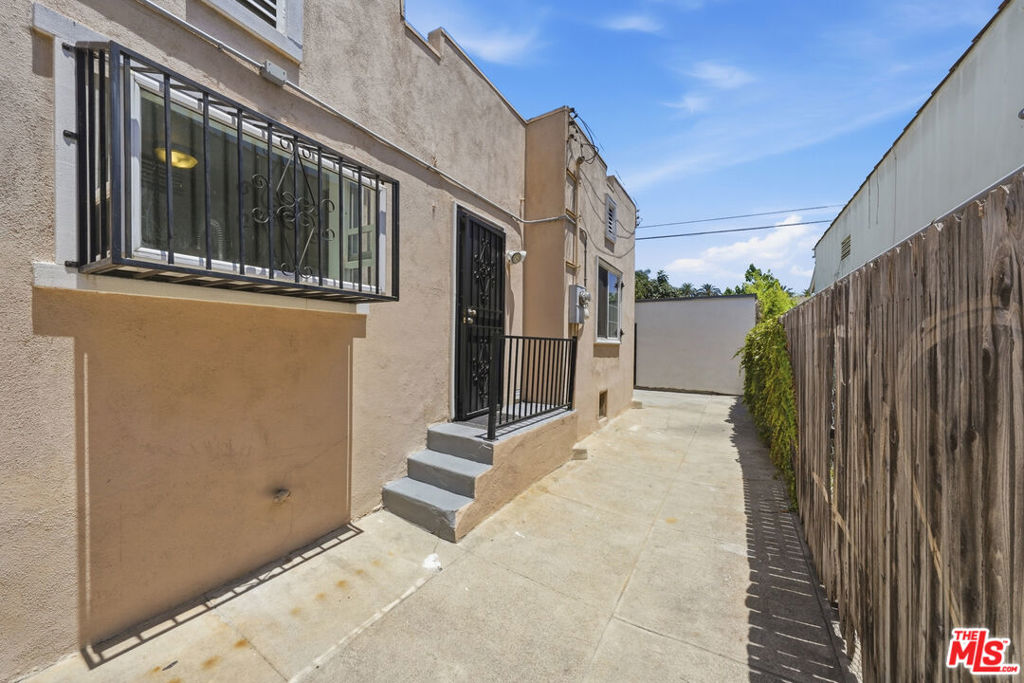 936 S Lucerne Boulevard Property Photo 13