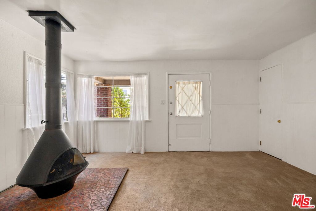 435 Raymond Avenue Property Photo 3