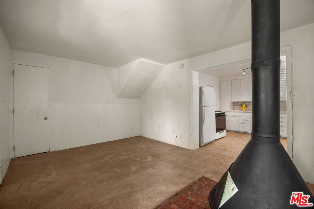 435 Raymond Avenue Property Photo 4