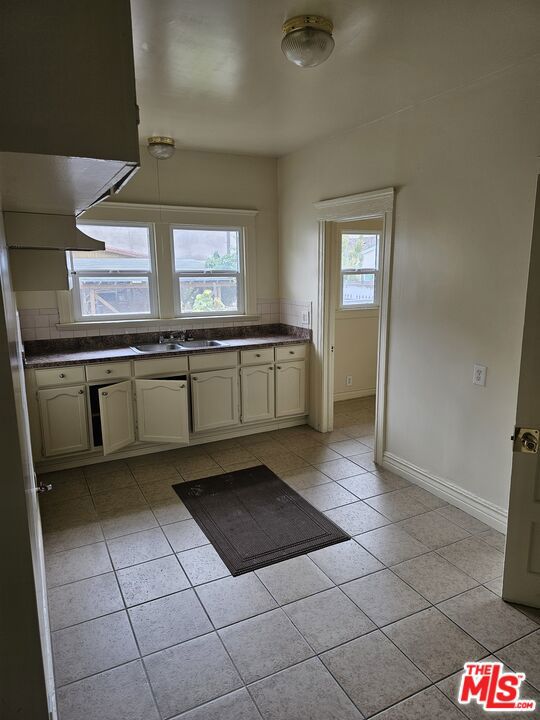 2026 W 30th Street Property Photo 15