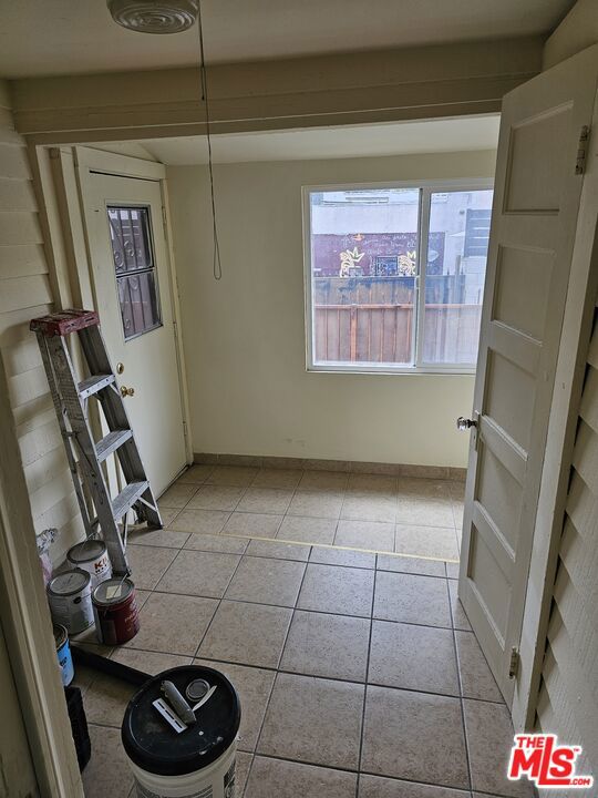 2026 W 30th Street Property Photo 18