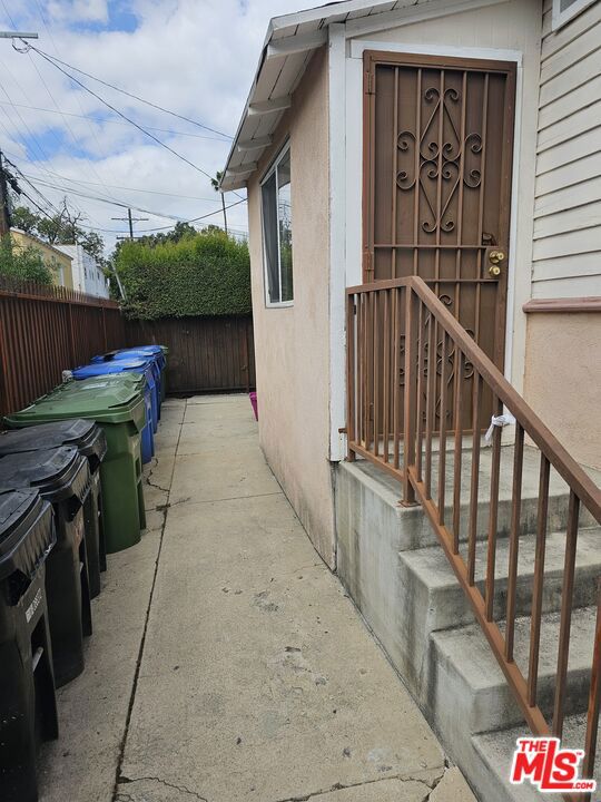 2026 W 30th Street Property Photo 27