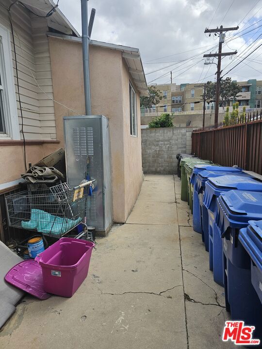 2026 W 30th Street Property Photo 28