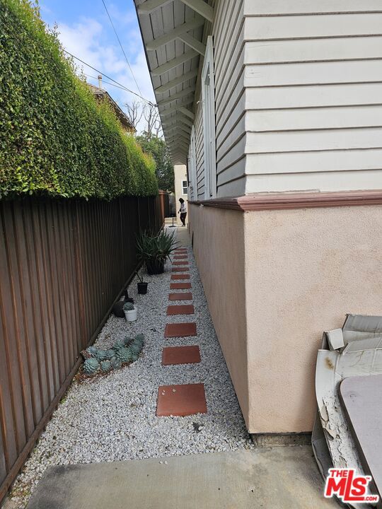 2026 W 30th Street Property Photo 29