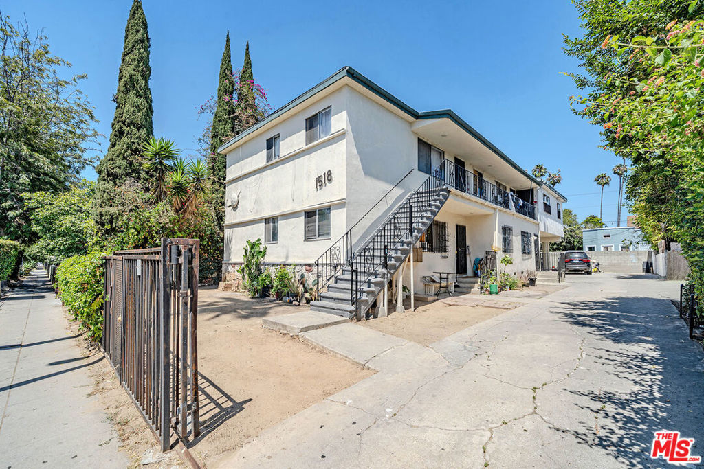 1518 S Hobart Boulevard Property Photo 1