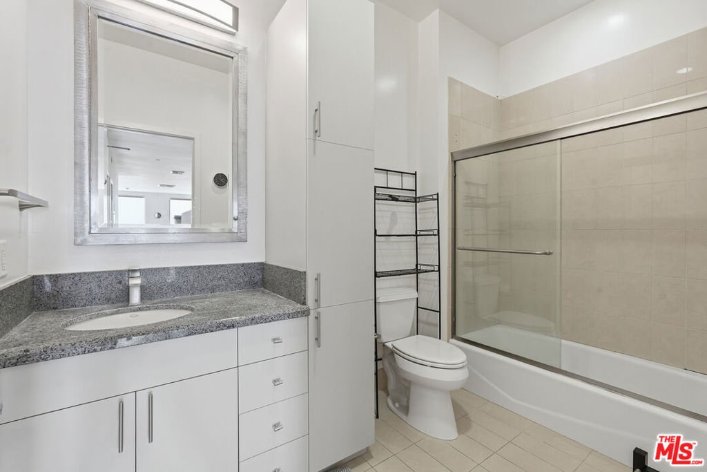 3810 Wilshire Boulevard 1609 Property Photo 18