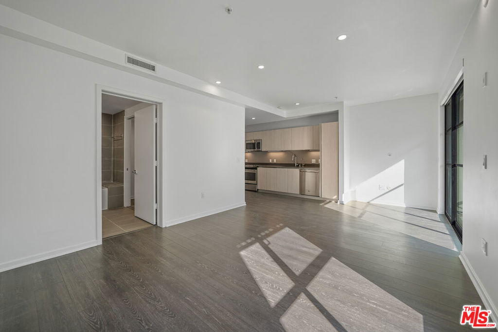 5800 Harold Way 204 Property Photo 1