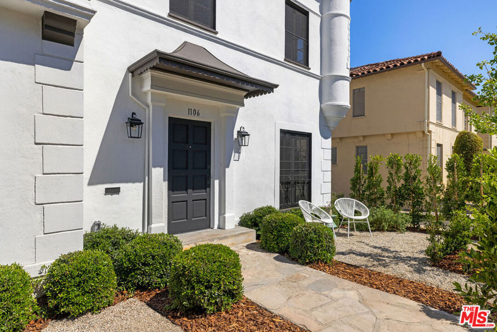 1106 S Cochran Avenue Property Photo 3