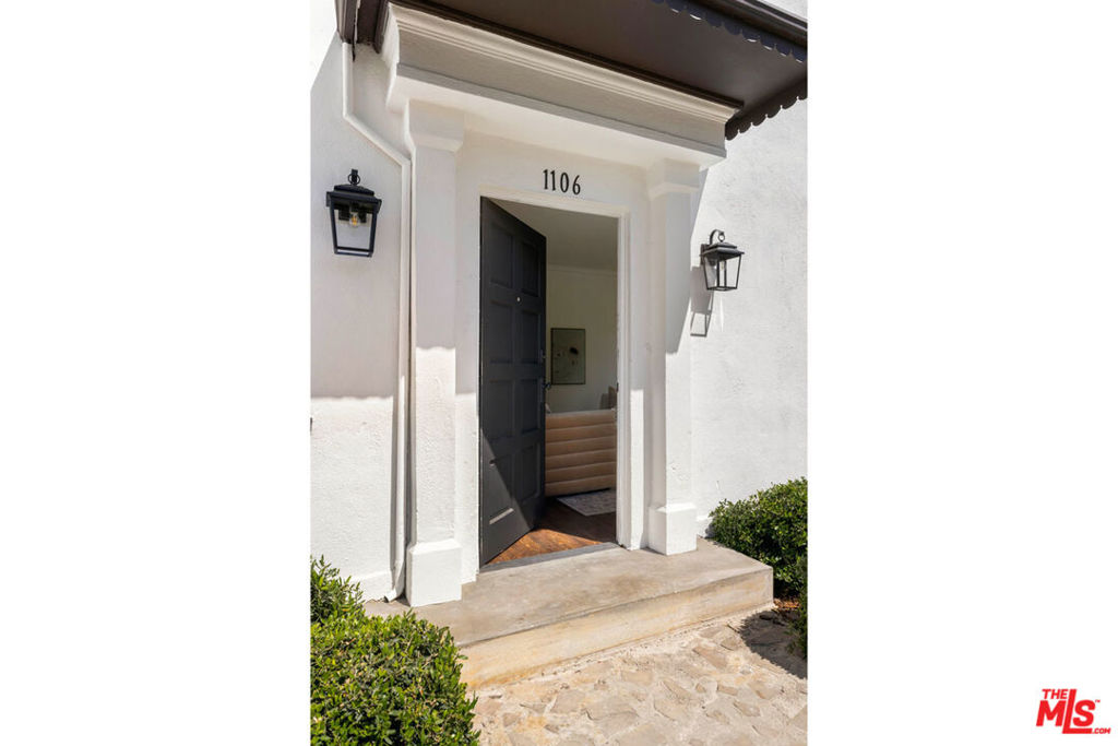 1106 S Cochran Avenue Property Photo 4
