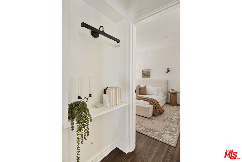 1106 S Cochran Avenue Property Photo 15