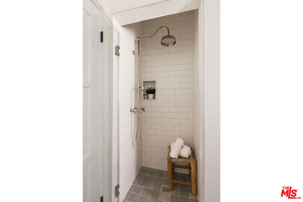 1106 S Cochran Avenue Property Photo 19