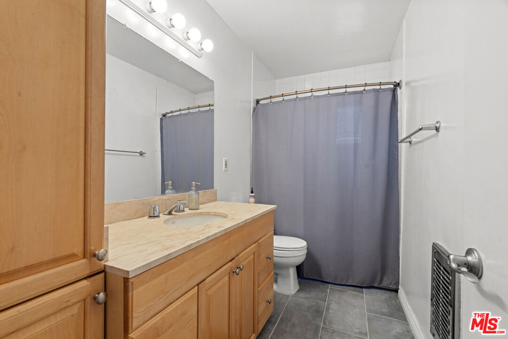 1630 Franklin Street Property Photo 37