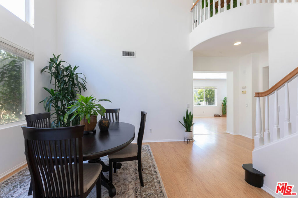 22 Moonridge Court Property Photo 18