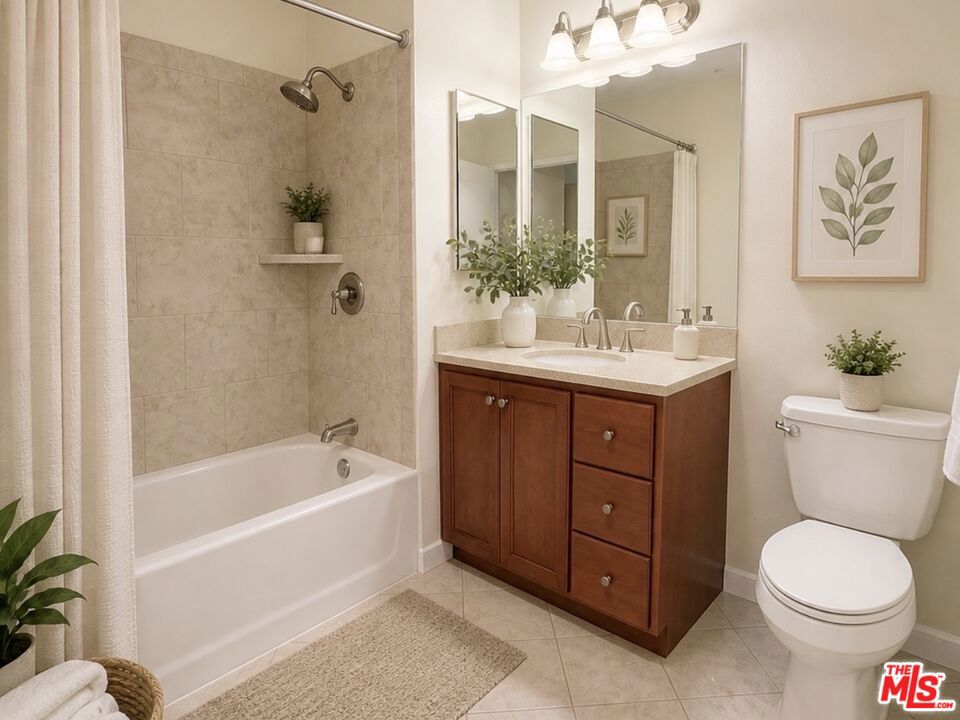 13941 Sherman Way 204 Property Photo 12