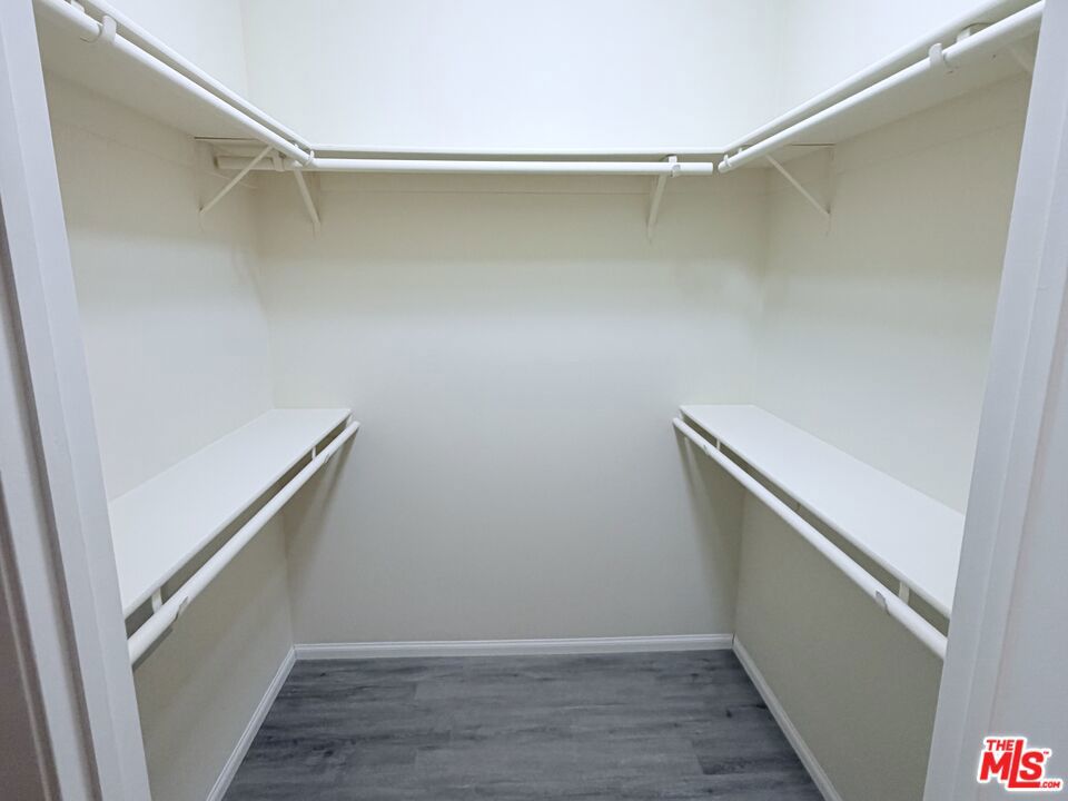 13941 Sherman Way 204 Property Photo 15