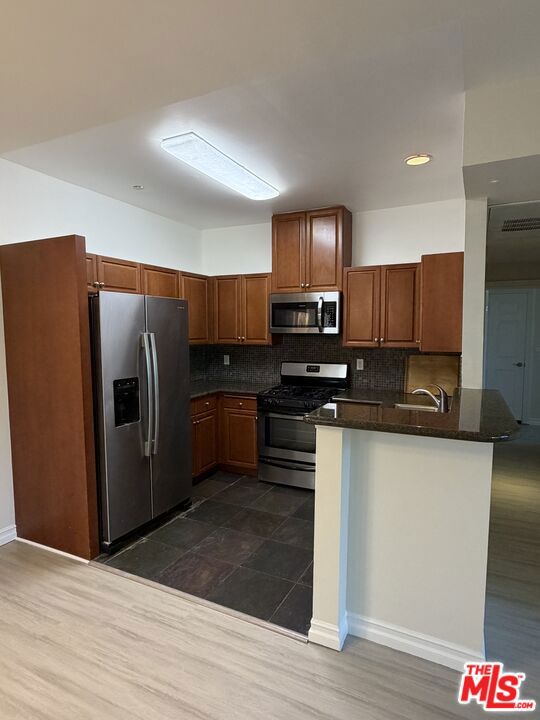 13941 Sherman Way 201 Property Photo 7