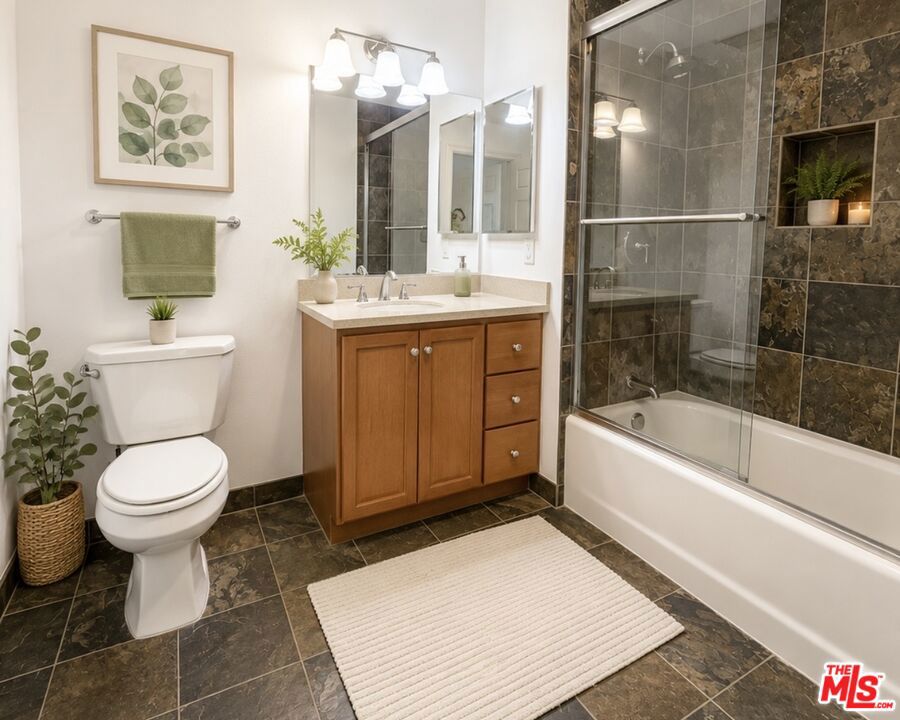 13941 Sherman Way 201 Property Photo 11