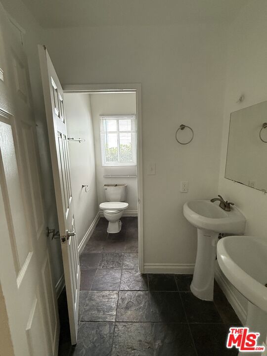 1283 W 36th Street Property Photo 12