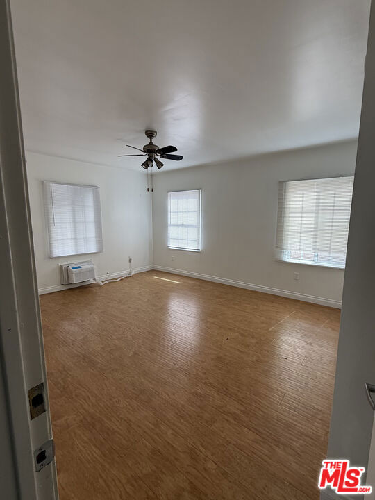 1283 W 36th Street Property Photo 15